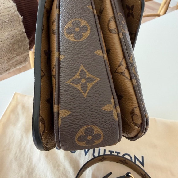 Louis Vuitton Reverse Metis Pouchette - Picture 5 of 15